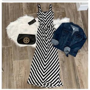 Xs bebe maxi dress all original never worn